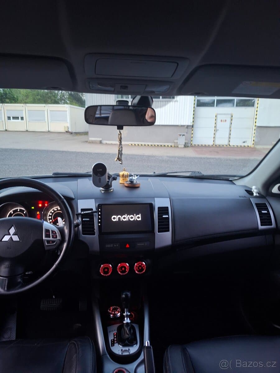 2010 Mitsubishi OUTLANDER - 7