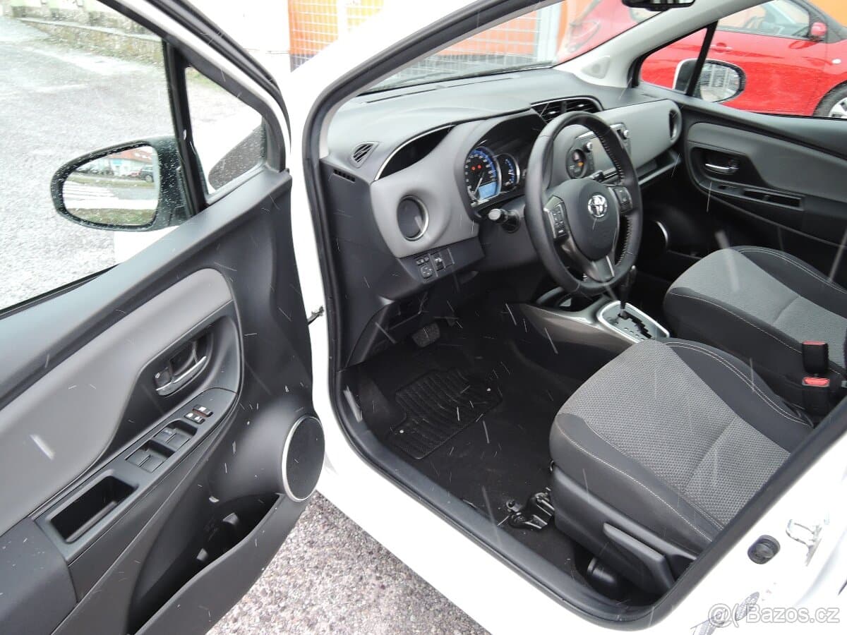 2015 Toyota YARIS - 7