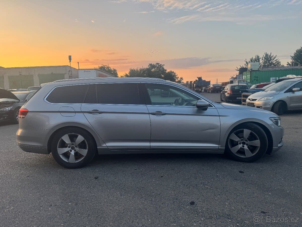 2015 Volkswagen PASSAT - 7
