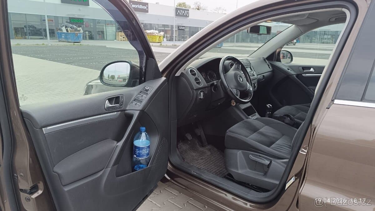 2011 Volkswagen TIGUAN - 7