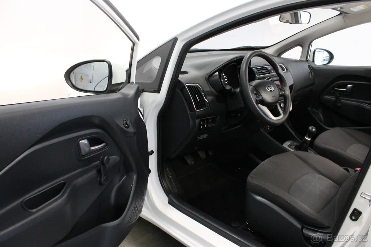2015 Kia RIO - 7