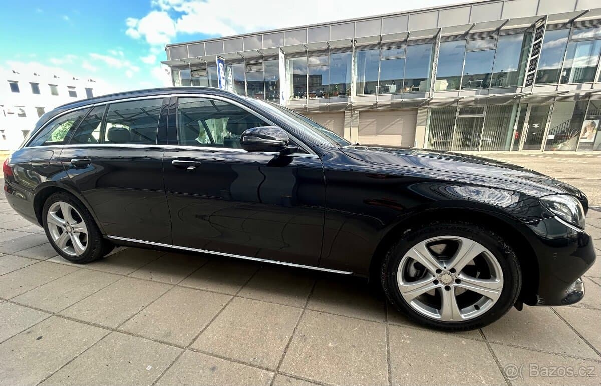 2017 Mercedes-Benz EQA - 7