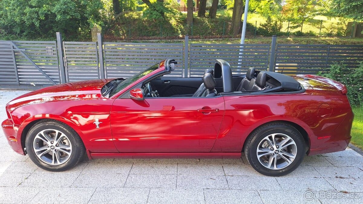 2013 Ford MUSTANG - 7