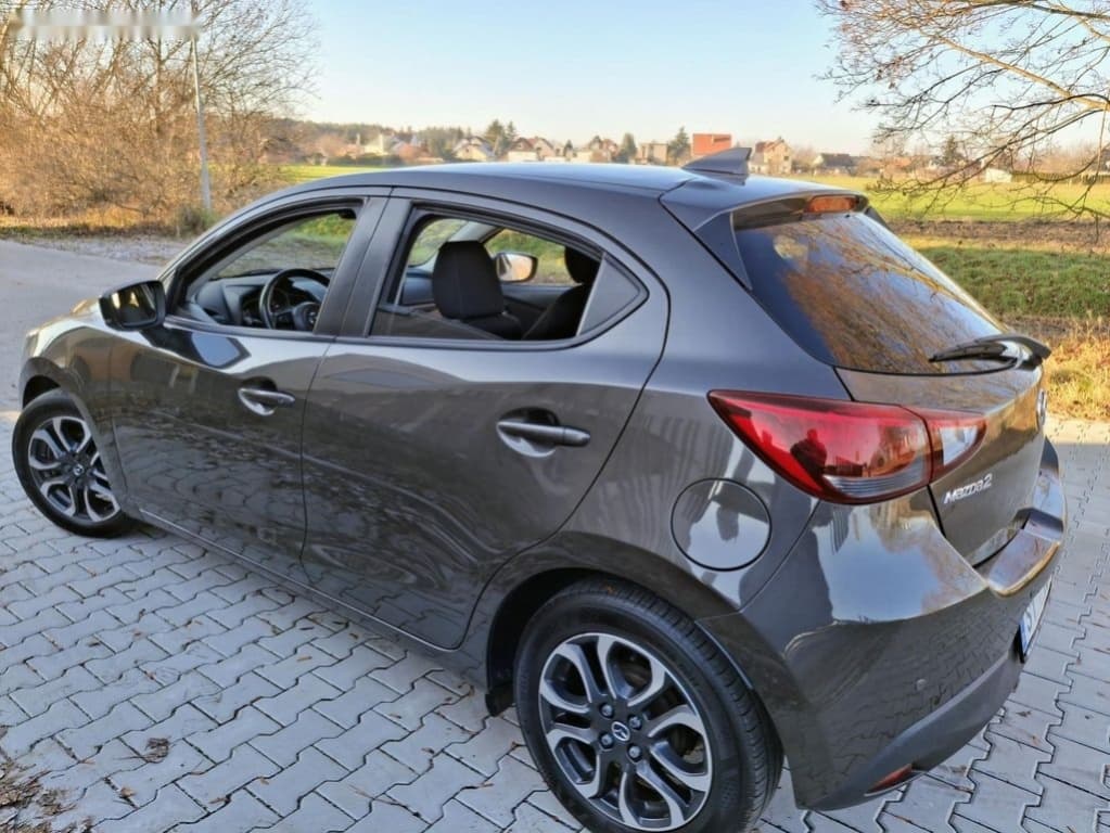 2017 Mazda 2 - 7