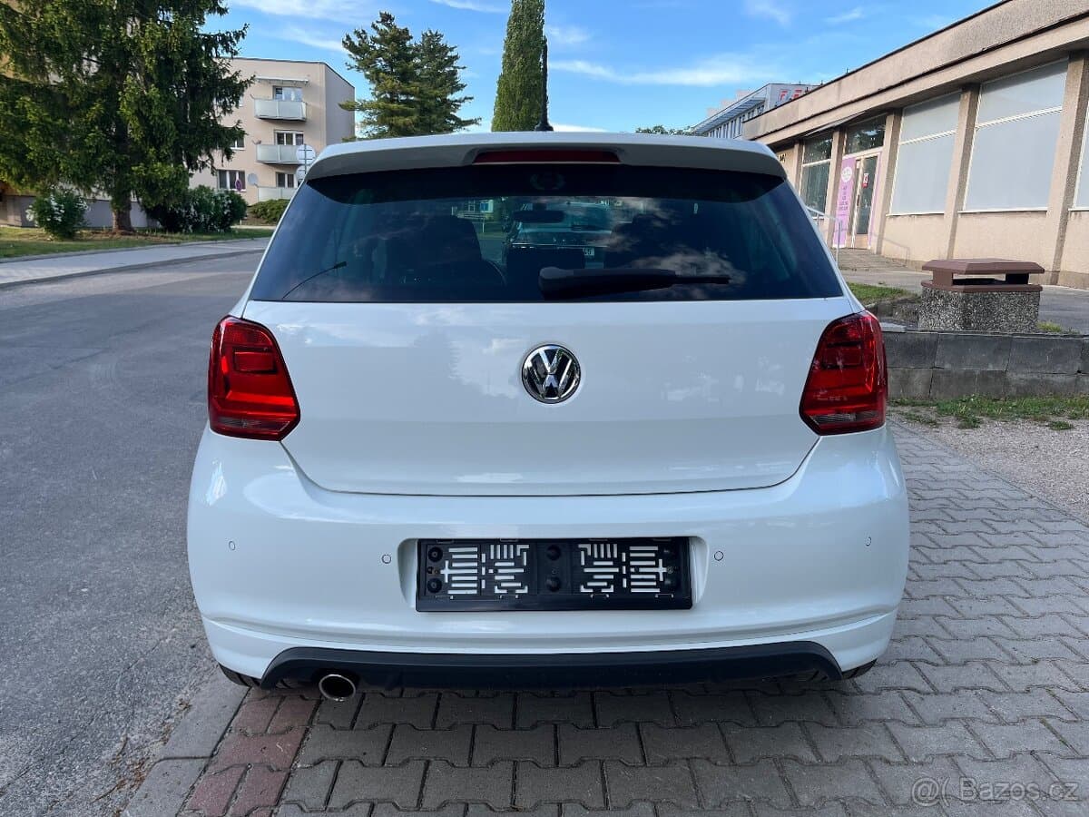 2016 Volkswagen POLO - 7