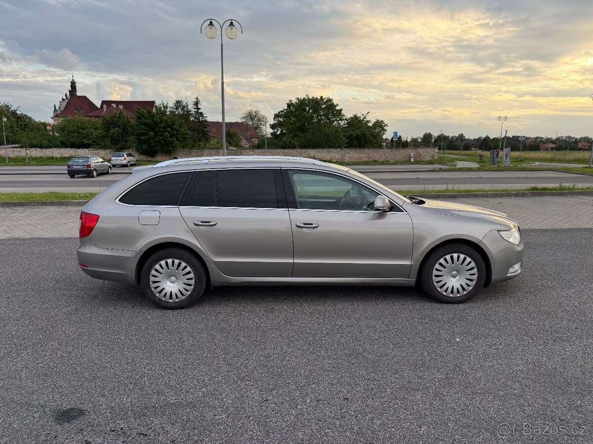 2011 Škoda SUPERB - 7