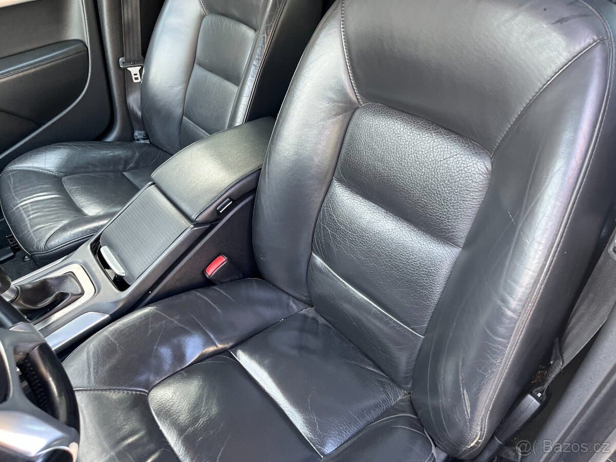 2010 Volvo V70 - 7