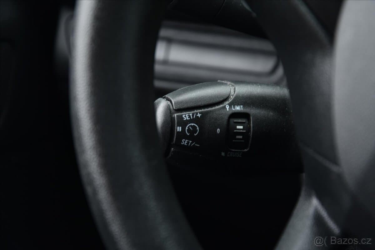 2016 Peugeot 208 - 7