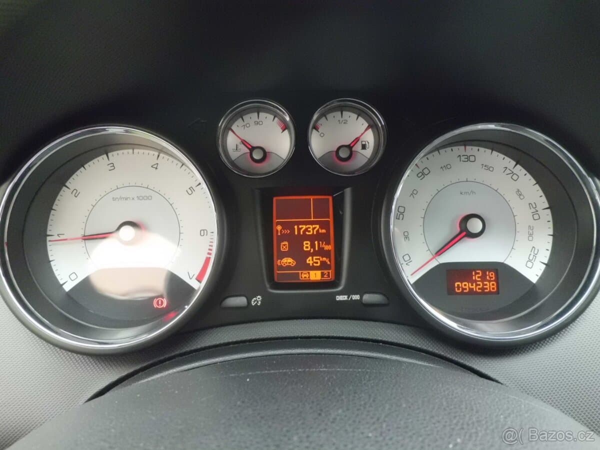 2011 Peugeot 308 - 7