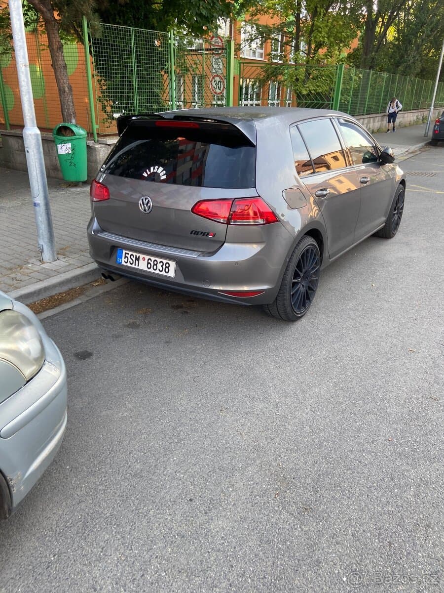 Volkswagen GOLF - 7