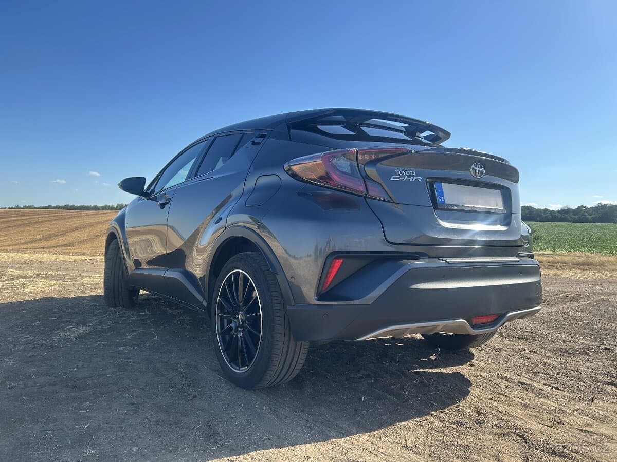 2017 Toyota C-HR - 7