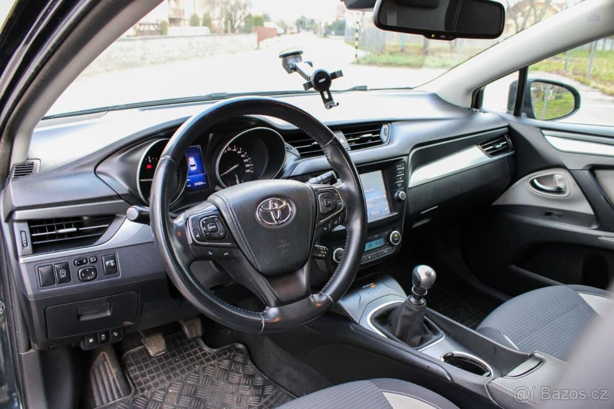 2015 Toyota AVENSIS - 7