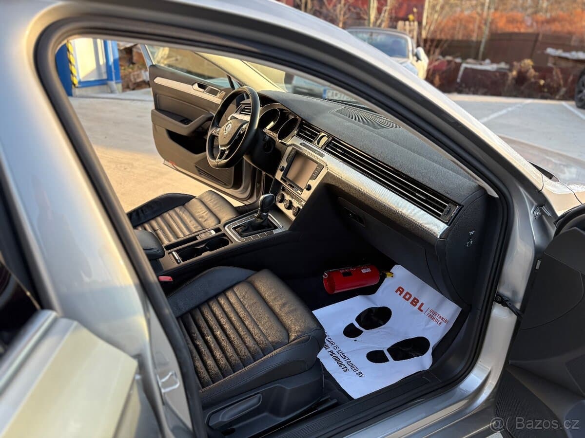 2015 Volkswagen PASSAT - 7