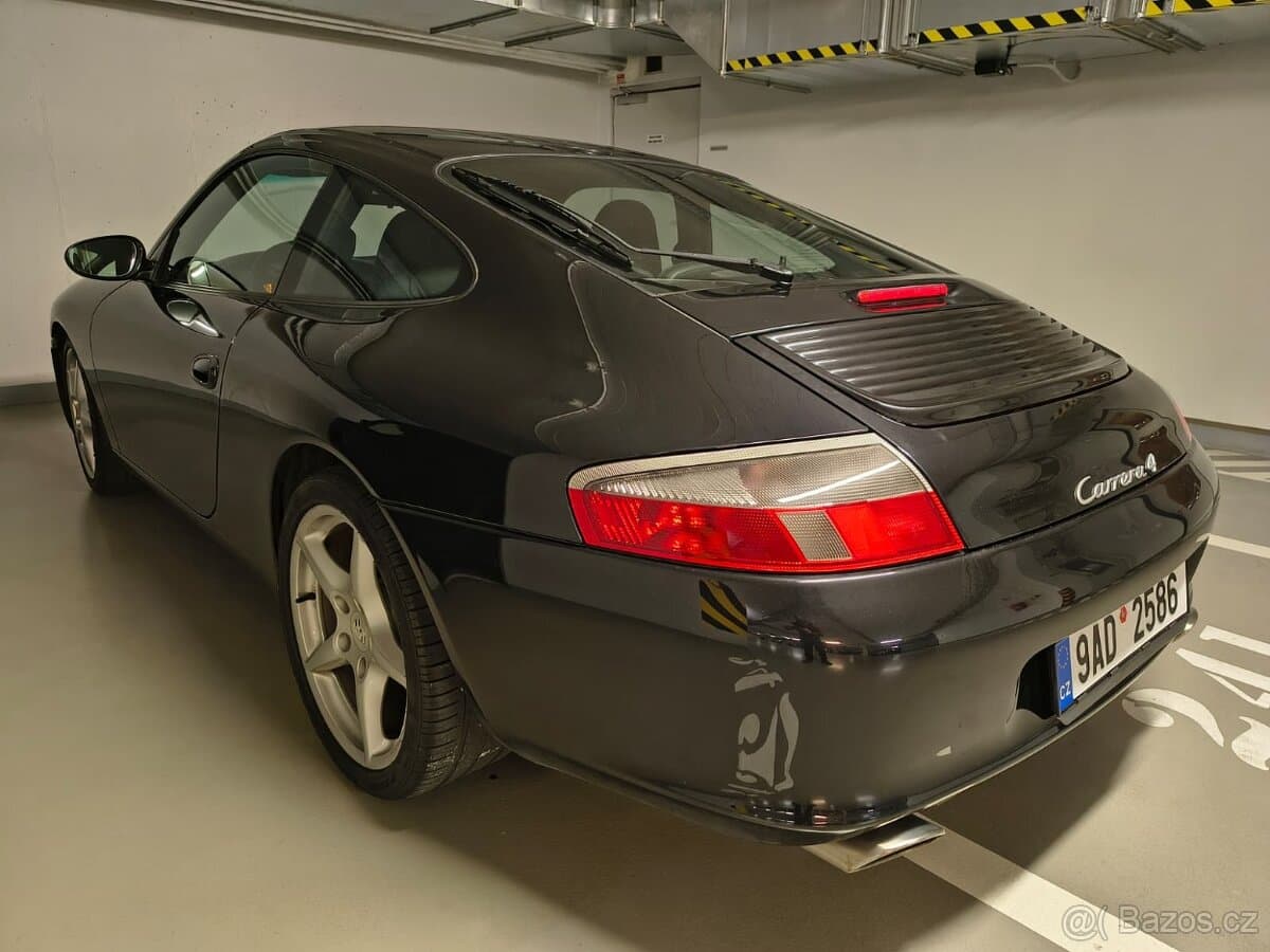 2004 Porsche 911 - 7