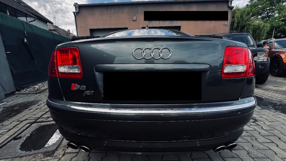 2008 Audi S8 - 7