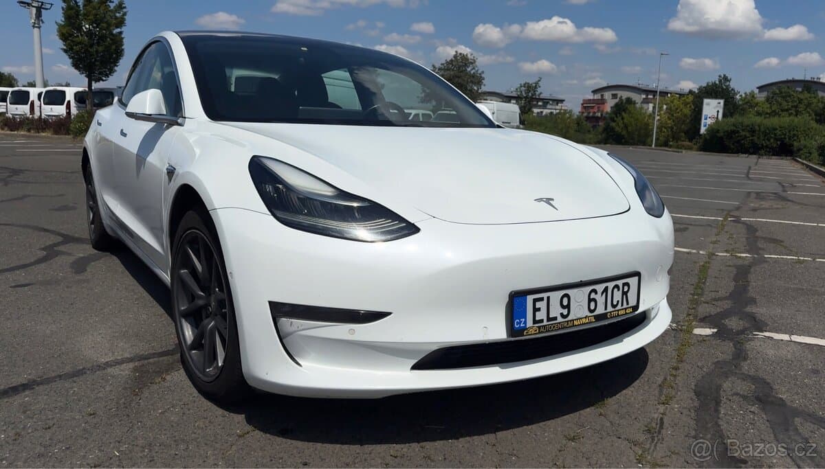 Tesla MODEL 3 - 7