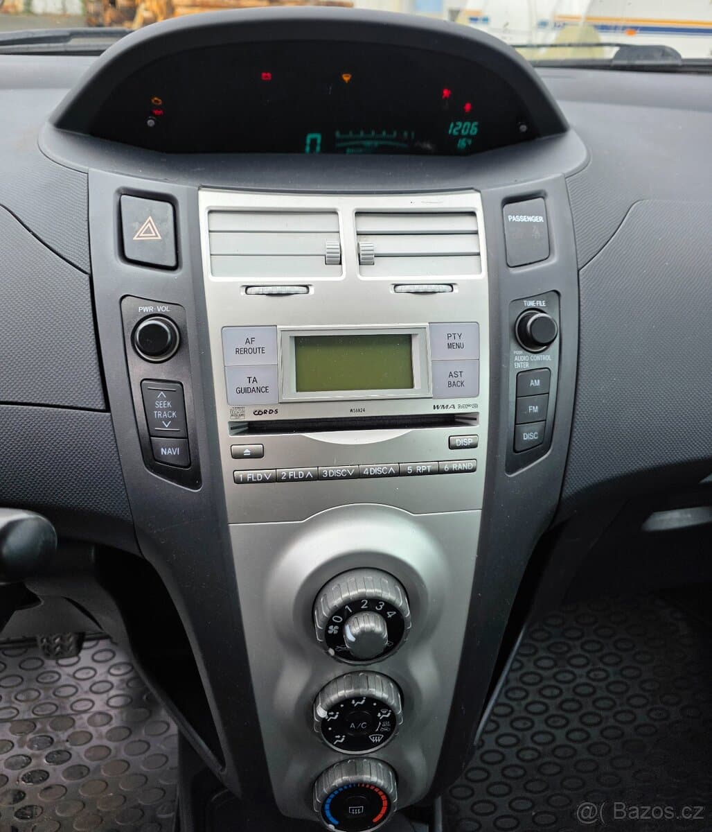 Toyota YARIS - 7