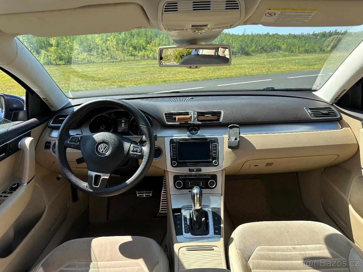 2011 Volkswagen PASSAT - 7
