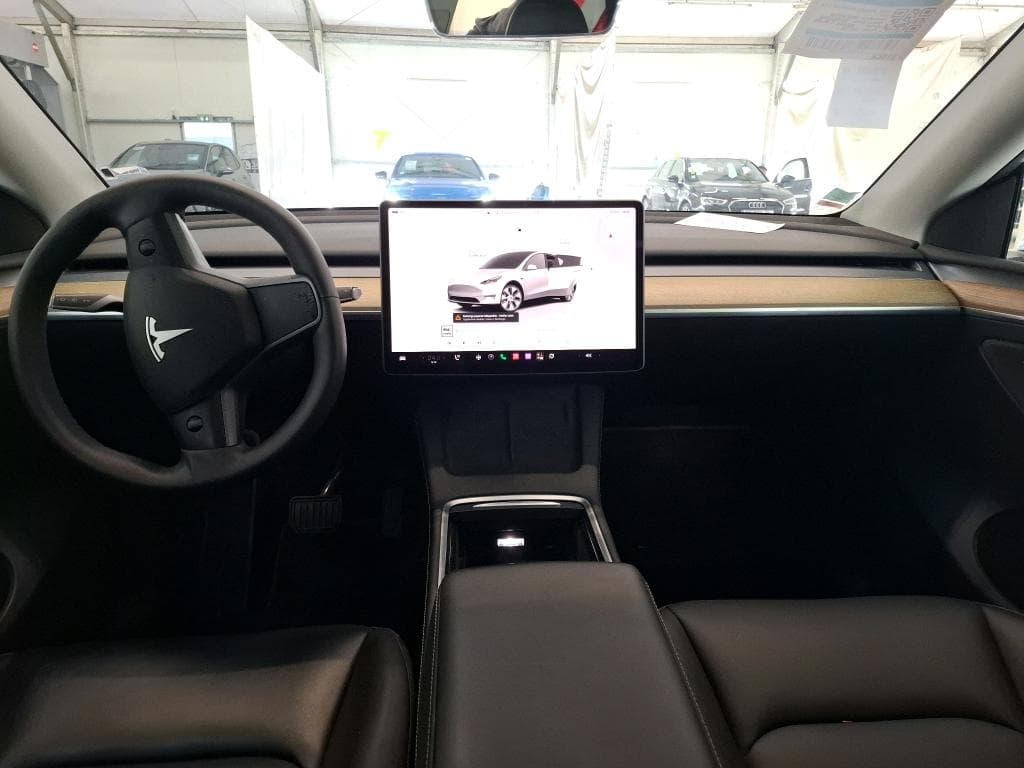 2023 Tesla MODEL Y - 7