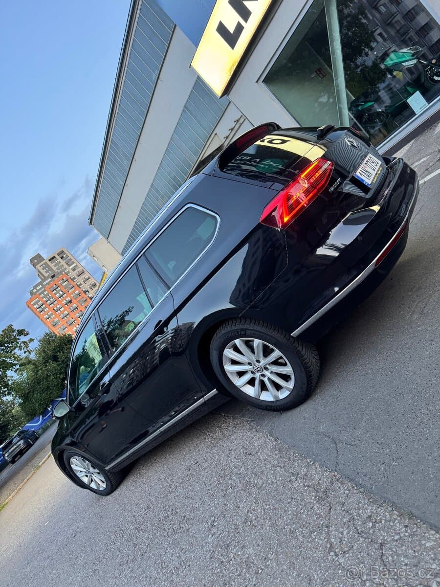 2015 Volkswagen PASSAT - 7