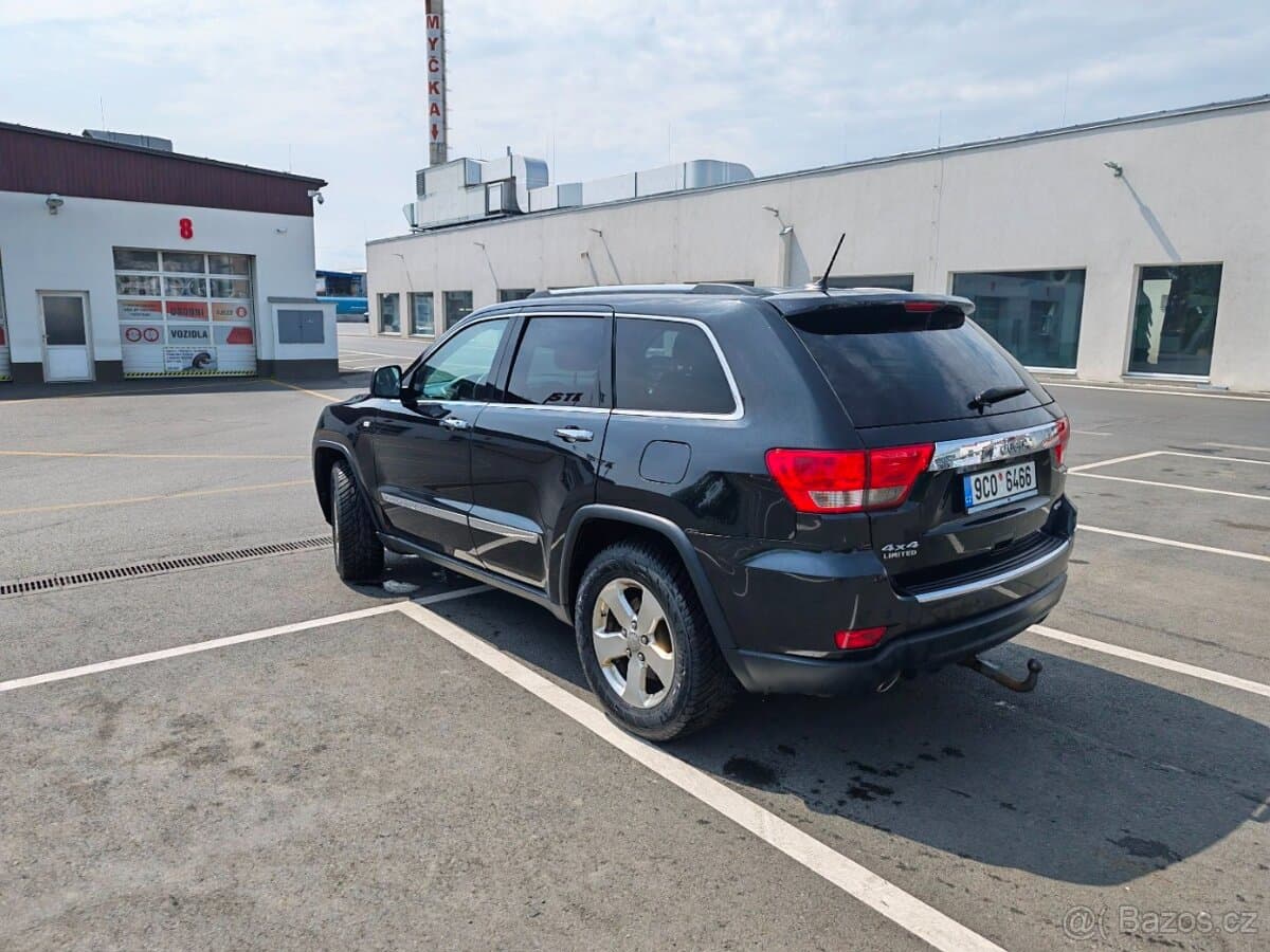 2013 Jeep CHEROKEE - 7