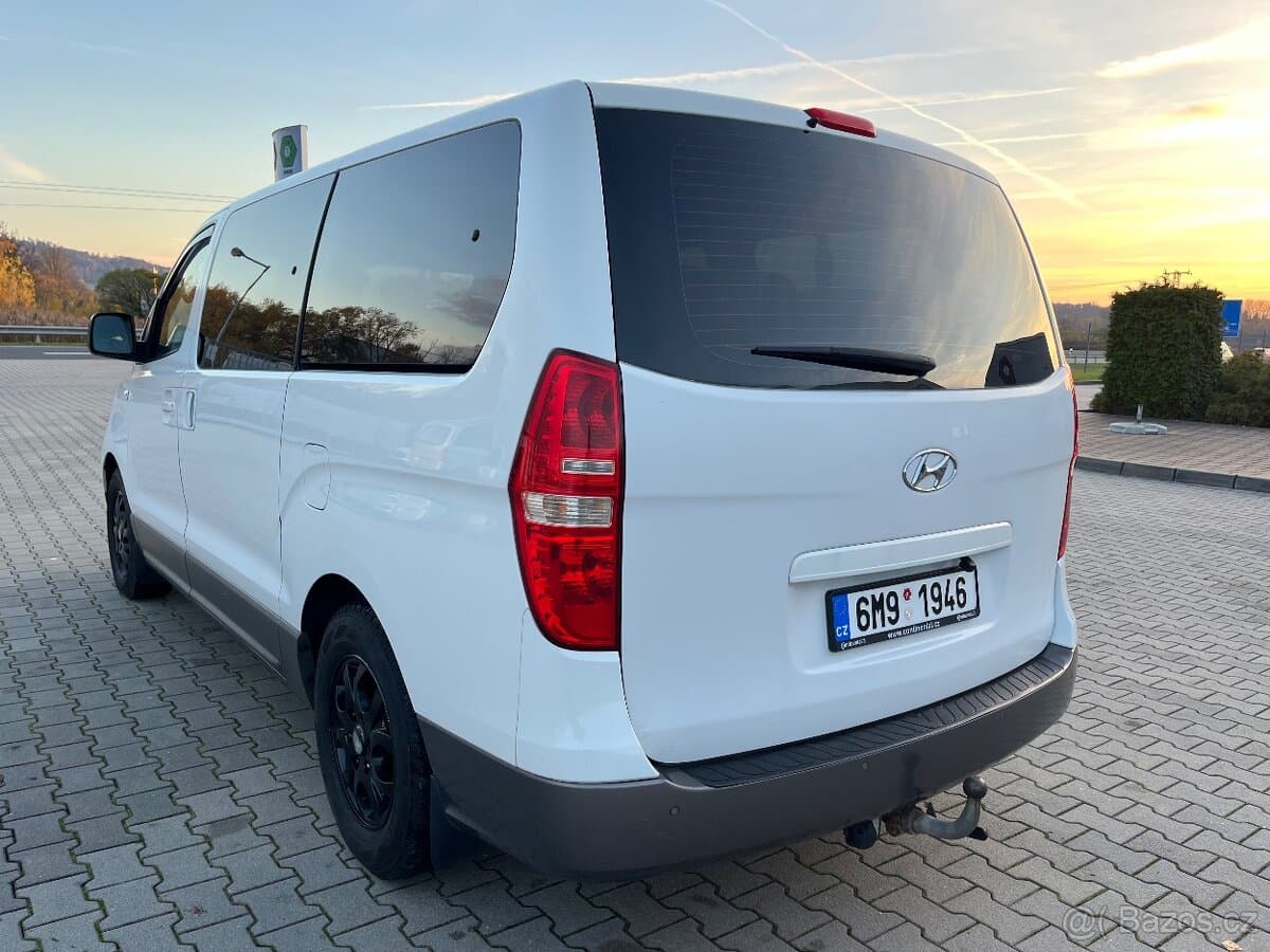 2011 Hyundai H-1 - 7