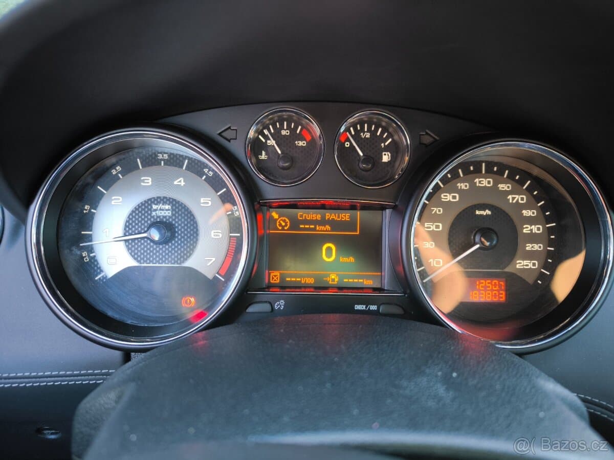 2010 Peugeot RCZ - 7