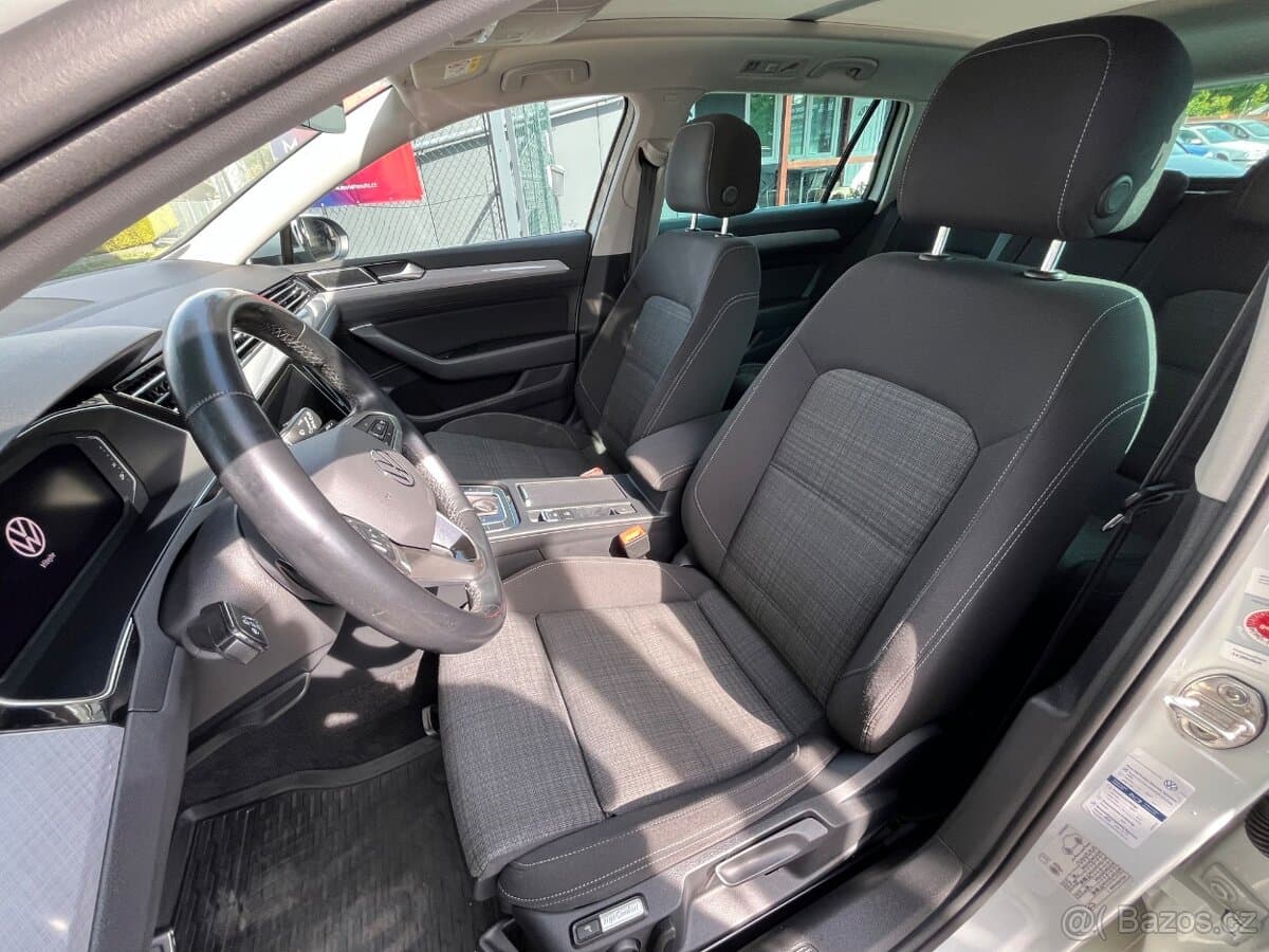 2020 Volkswagen PASSAT - 7