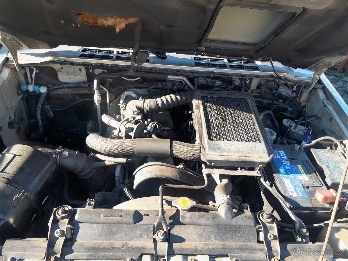 2004 Mitsubishi PAJERO - 7