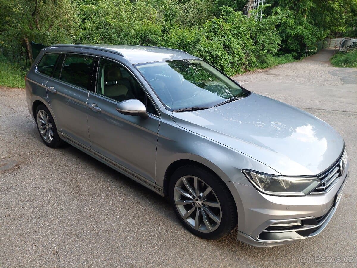 2017 Volkswagen PASSAT - 7