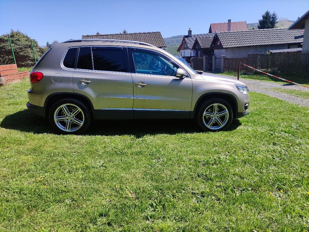 2011 Volkswagen TIGUAN - 7