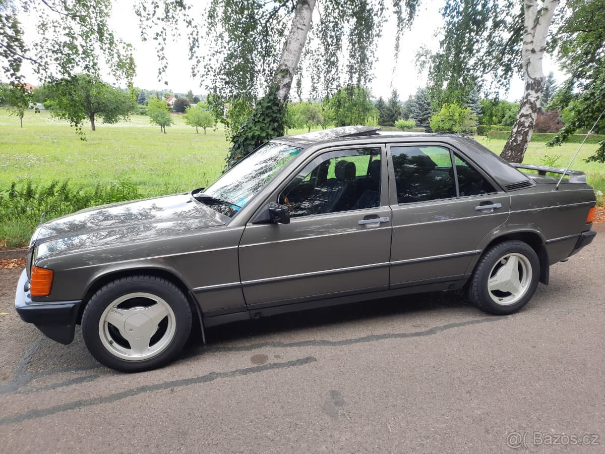 1984 Mercedes-Benz 190 - 7