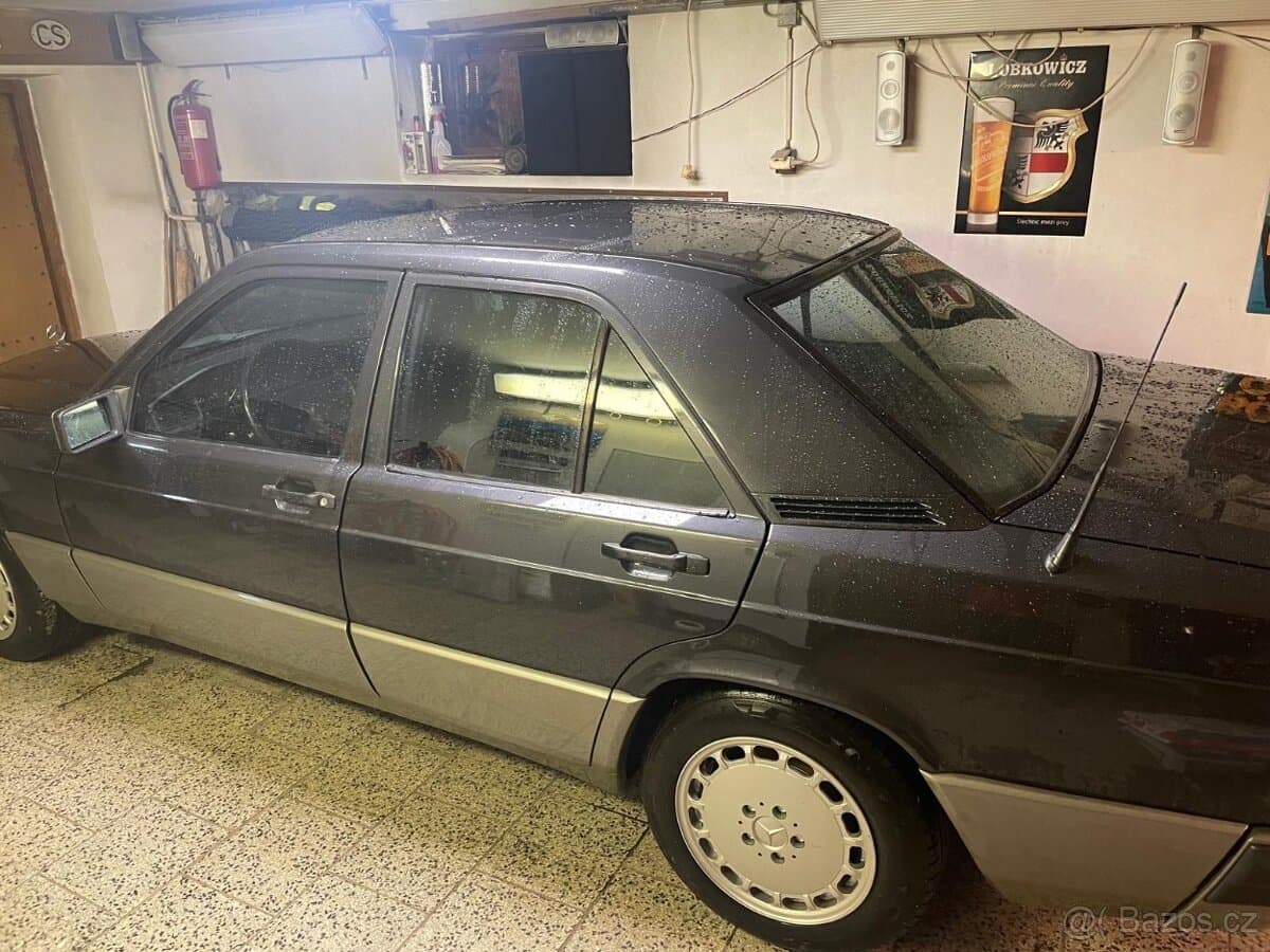 Mercedes-Benz 190 - 7