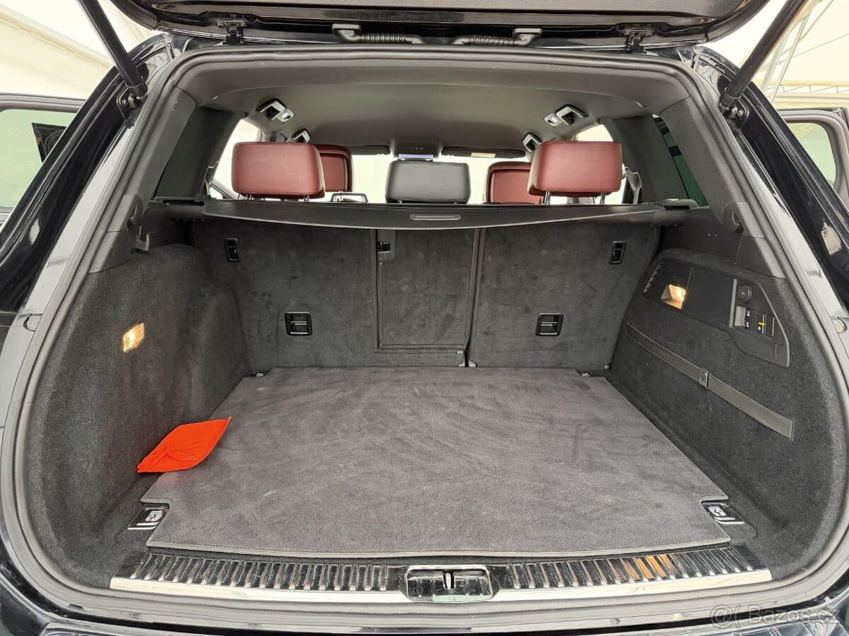 2017 Volkswagen TOUAREG - 7