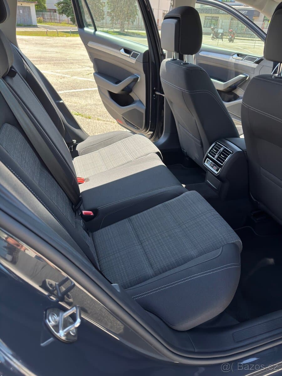 2020 Volkswagen PASSAT - 7