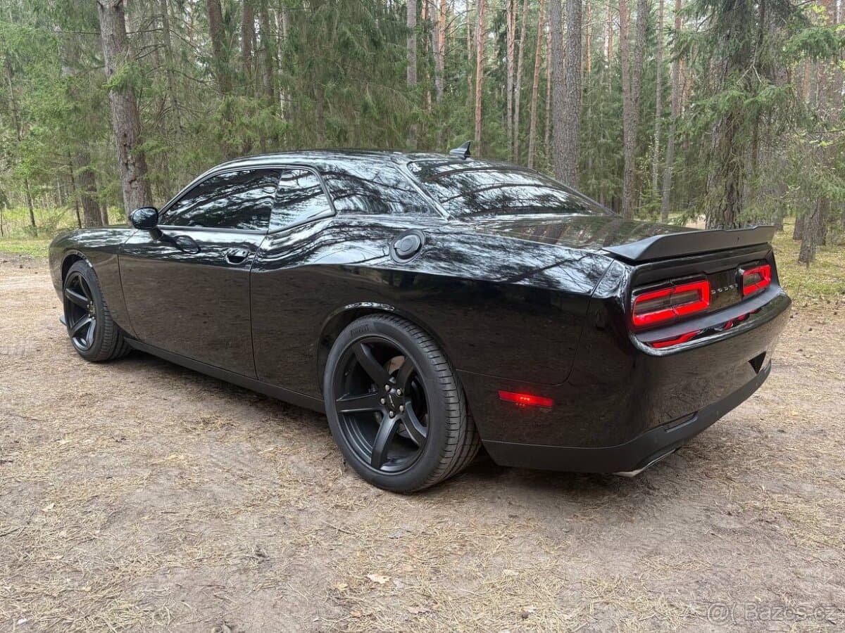 2017 Dodge CHALLENGER - 7