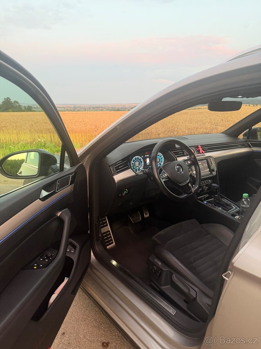 2016 Volkswagen PASSAT - 7