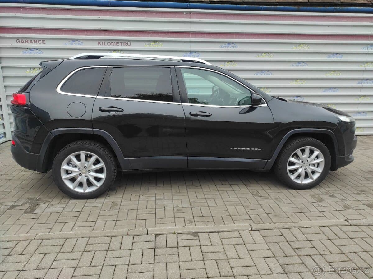 2016 Jeep CHEROKEE - 7