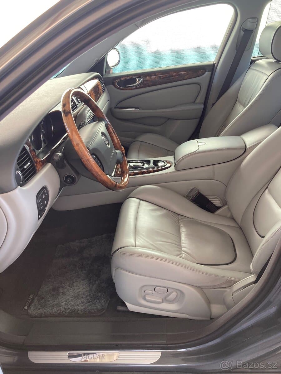 2005 Jaguar XJ - 7
