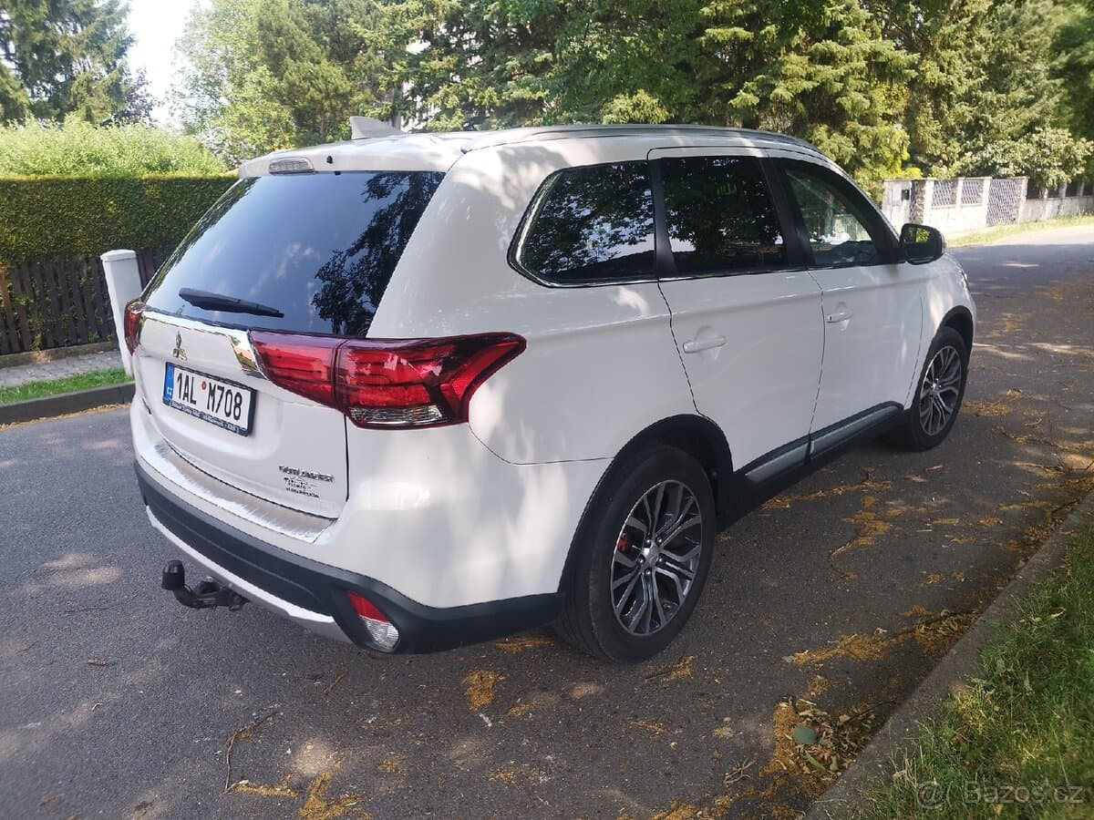 2017 Mitsubishi OUTLANDER - 7