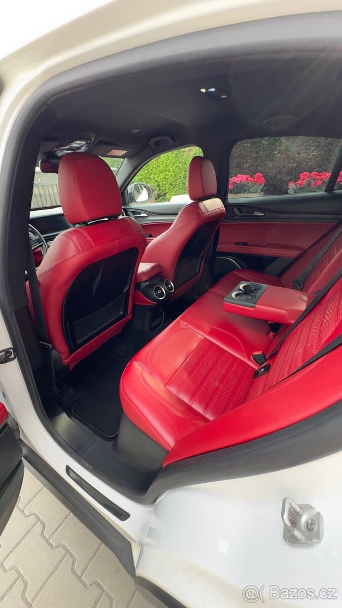 2019 Alfa Romeo STELVIO - 7