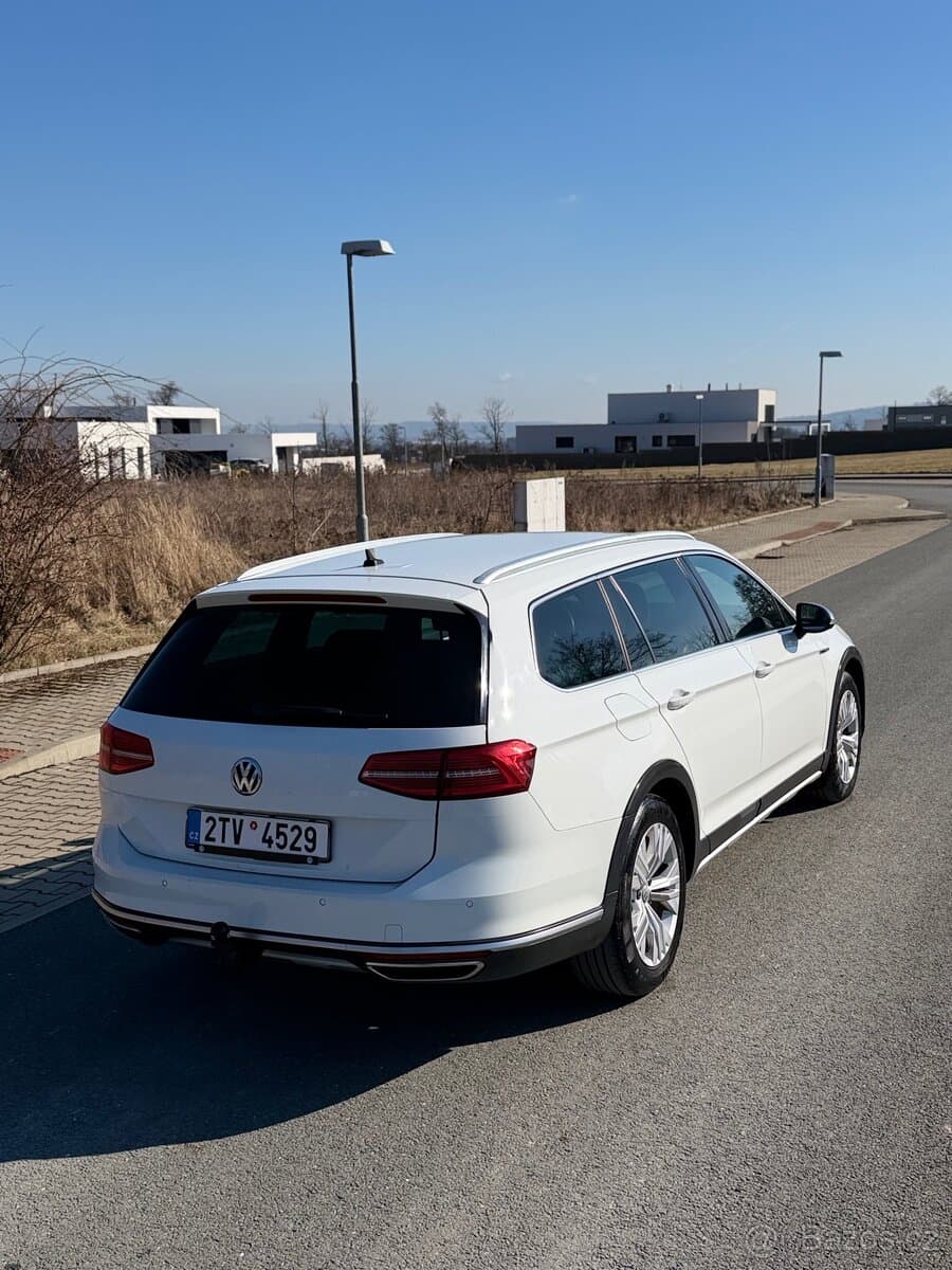 2016 Volkswagen PASSAT - 7