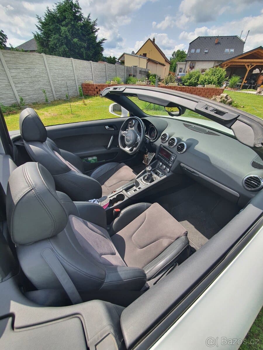 2011 Audi TT - 7