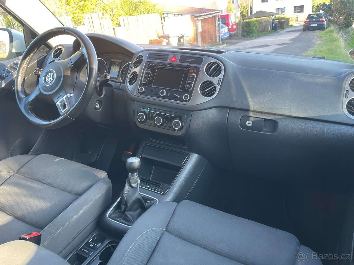 2010 Volkswagen TIGUAN - 7