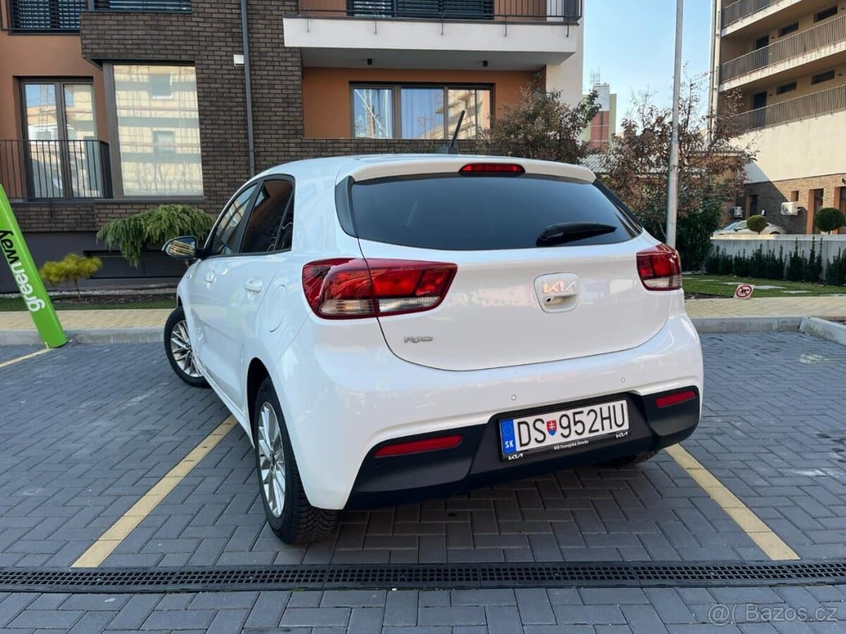 2021 Kia RIO - 7
