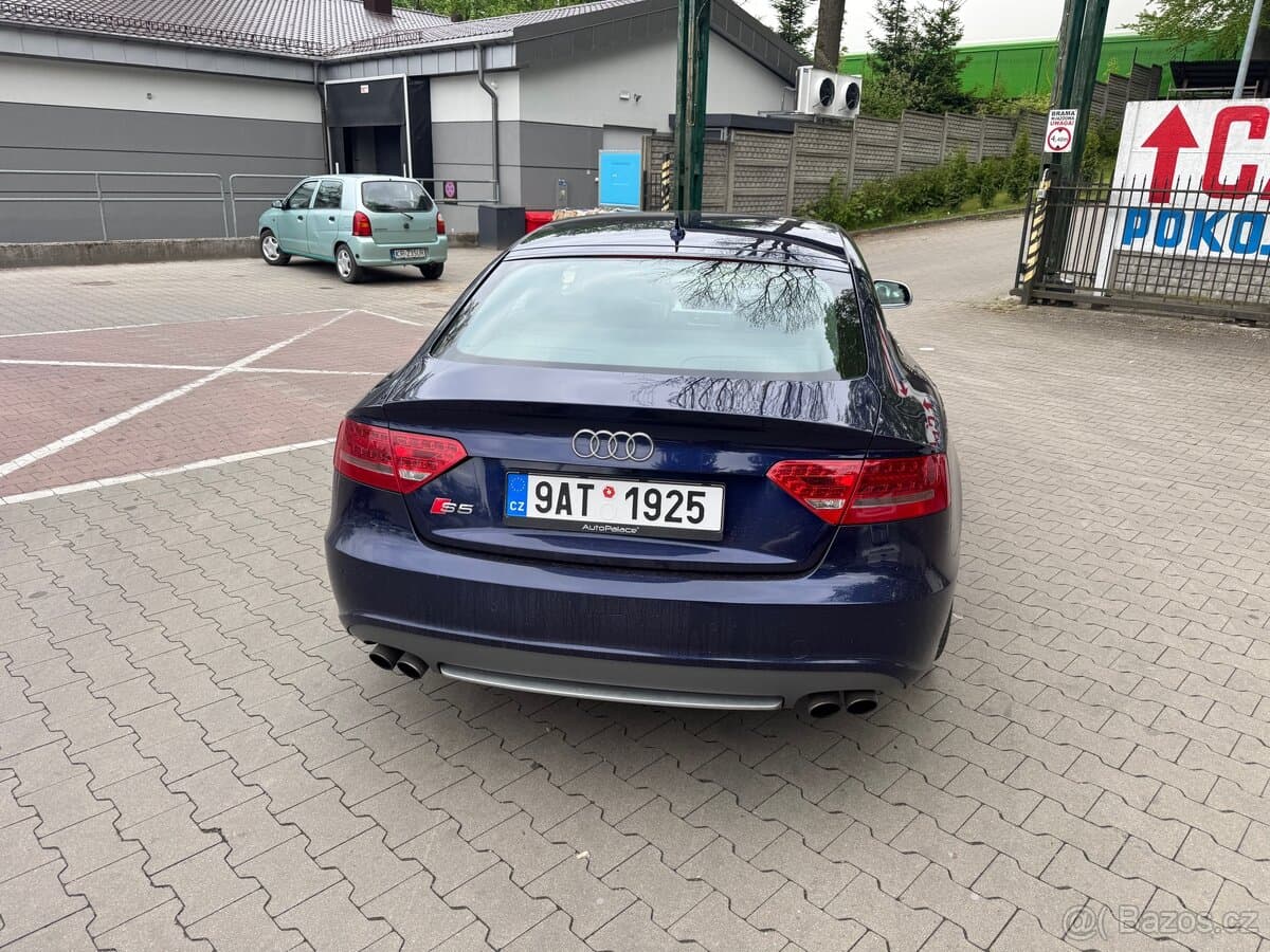2010 Audi S5 - 7