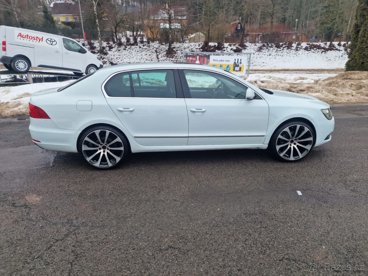 2013 Škoda SUPERB - 7