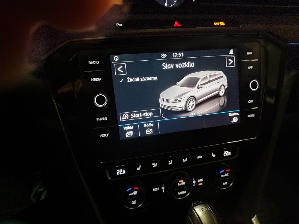 2019 Volkswagen PASSAT - 7