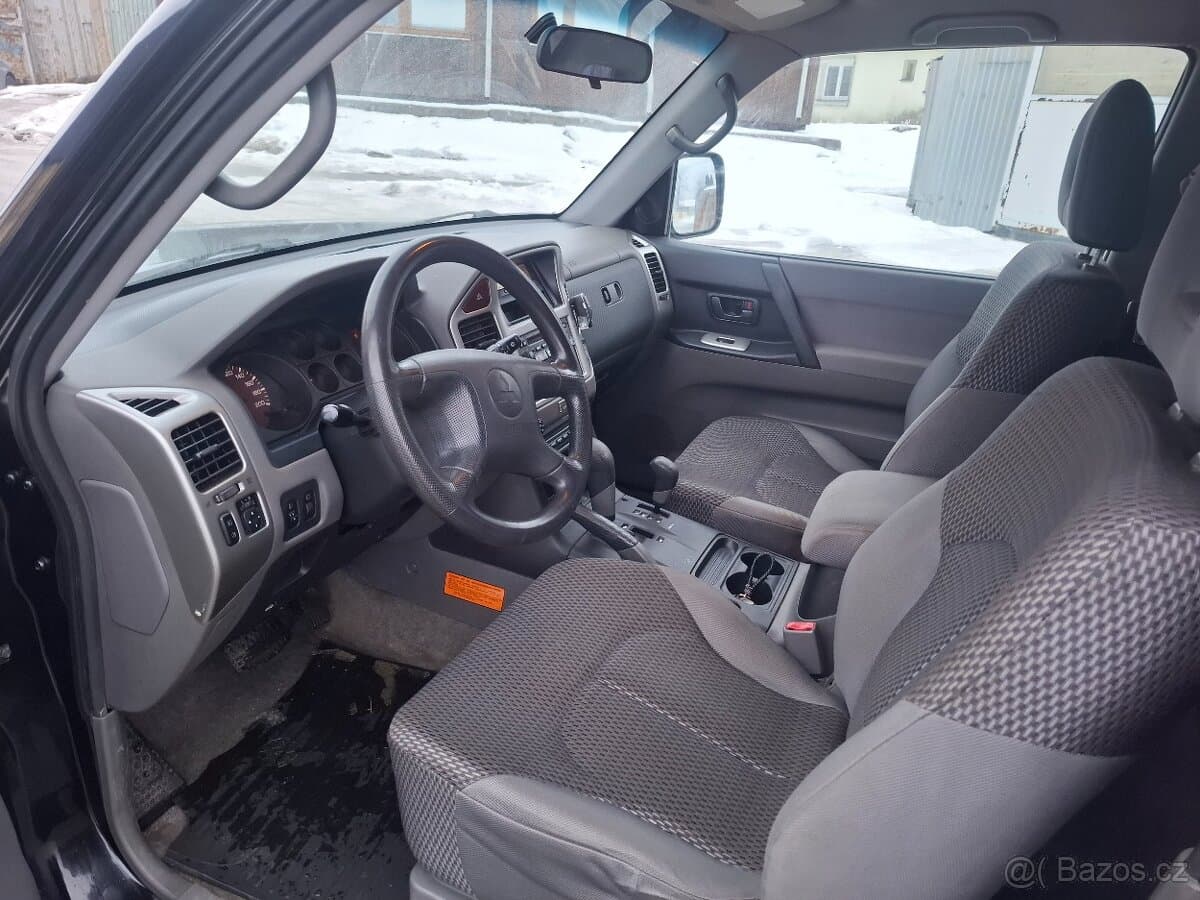2000 Mitsubishi PAJERO - 7