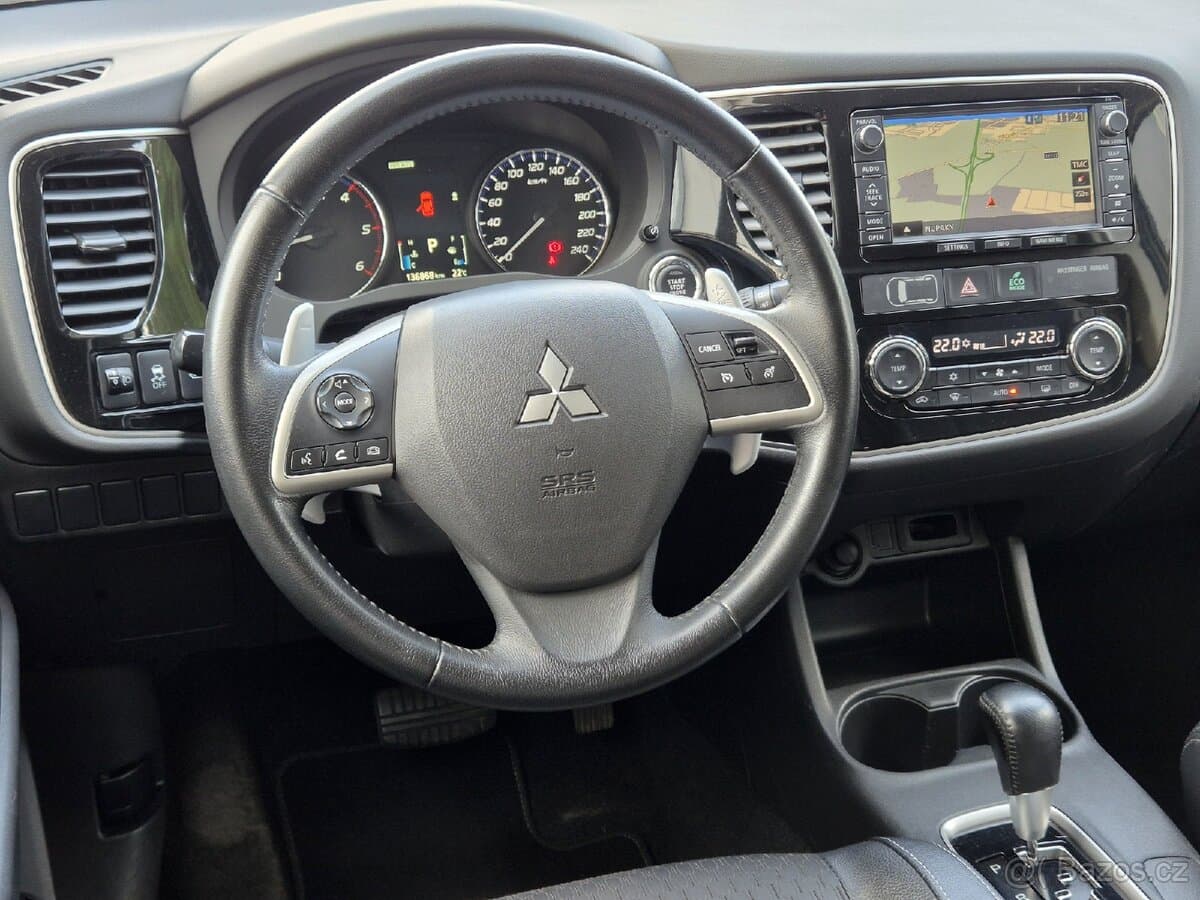 2015 Mitsubishi OUTLANDER - 7
